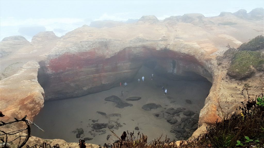 Devil's Punch Bowl Oregon