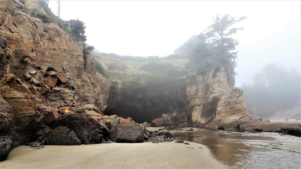 Devil's Punchbowl Oregon