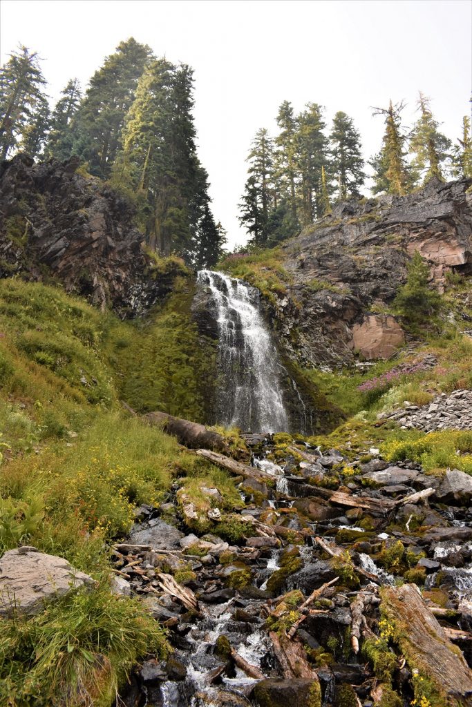 Plaikni falls trail Crater Lake