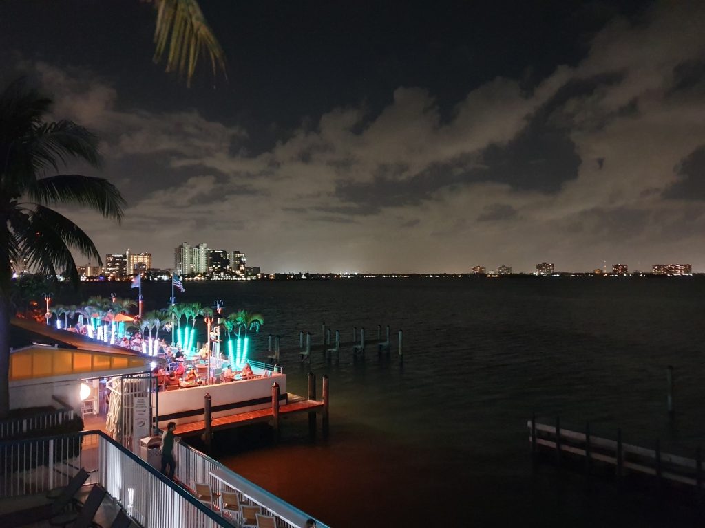 Shuckers Waterfront Bar & Grill